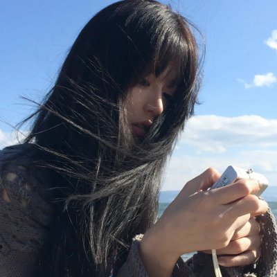 芒果和红色轮椅